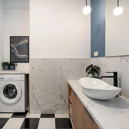 아파트 Trendy 2br On Regina Elisabeta - Balcony With Cismigiu Park Views 부쿠레슈티