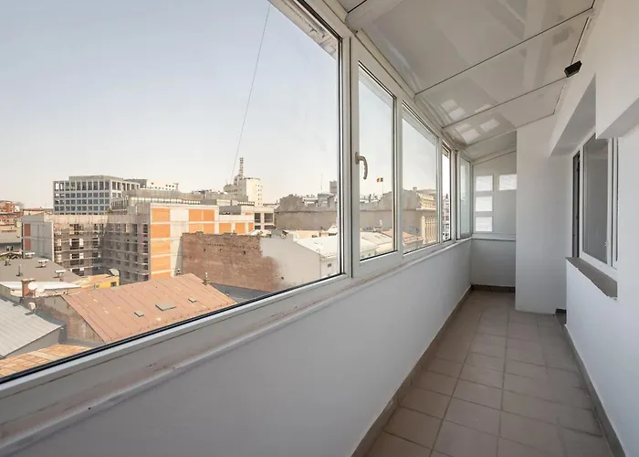 Апартаменти Trendy 2br On Regina Elisabeta - Balcony With Cismigiu Park Views Бухарест