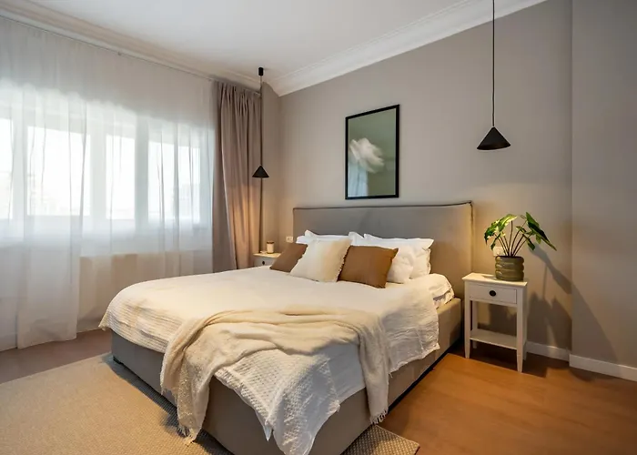 Trendy 2br On Regina Elisabeta - Balcony With Cismigiu Park Views Апартаменти Бухарест