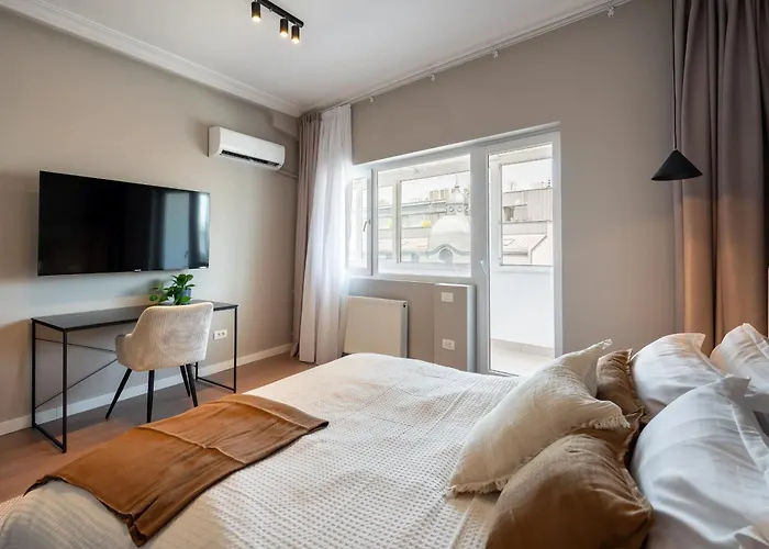 Trendy 2br On Regina Elisabeta - Balcony With Cismigiu Park Views *