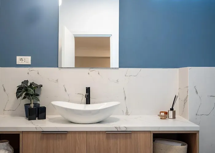 Trendy 2br On Regina Elisabeta - Balcony With Cismigiu Park Views