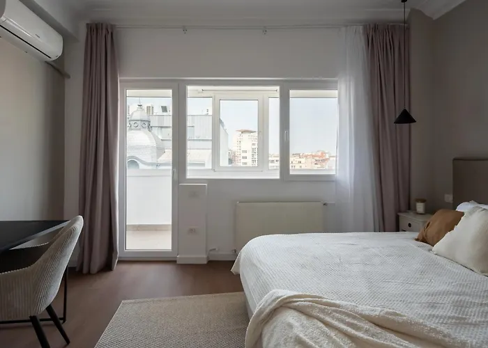 Trendy 2br On Regina Elisabeta - Balcony With Cismigiu Park Views Apartment
