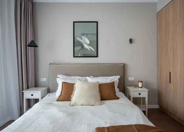 Apartment Trendy 2br On Regina Elisabeta - Balcony With Cismigiu Park Views