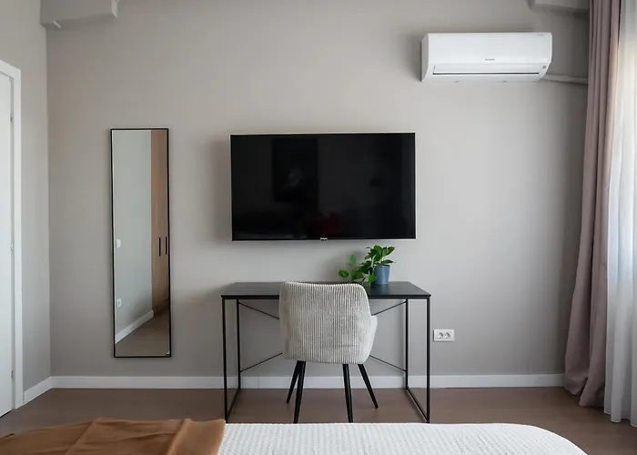 Trendy 2br On Regina Elisabeta - Balcony With Cismigiu Park Views Bukarest